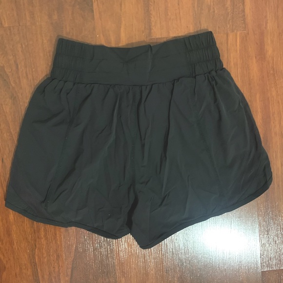 Vitality V1 Breeze Short - Picture 2 of 5